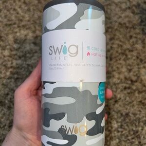 Swig Life Gray Camo Insulated Skinny Can Cooler